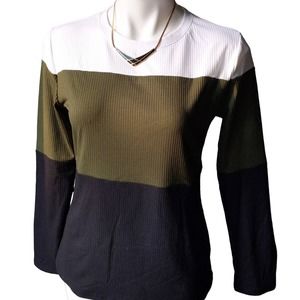 Olive black white color block long sleeve top w necklace Large NWT Finwanlo Top